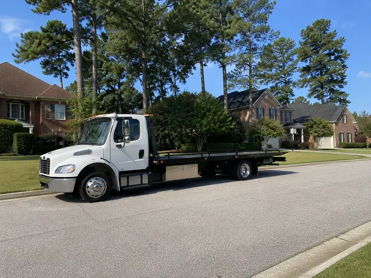 Flatbed tow truck serving Atascocita and the Lake Houston area